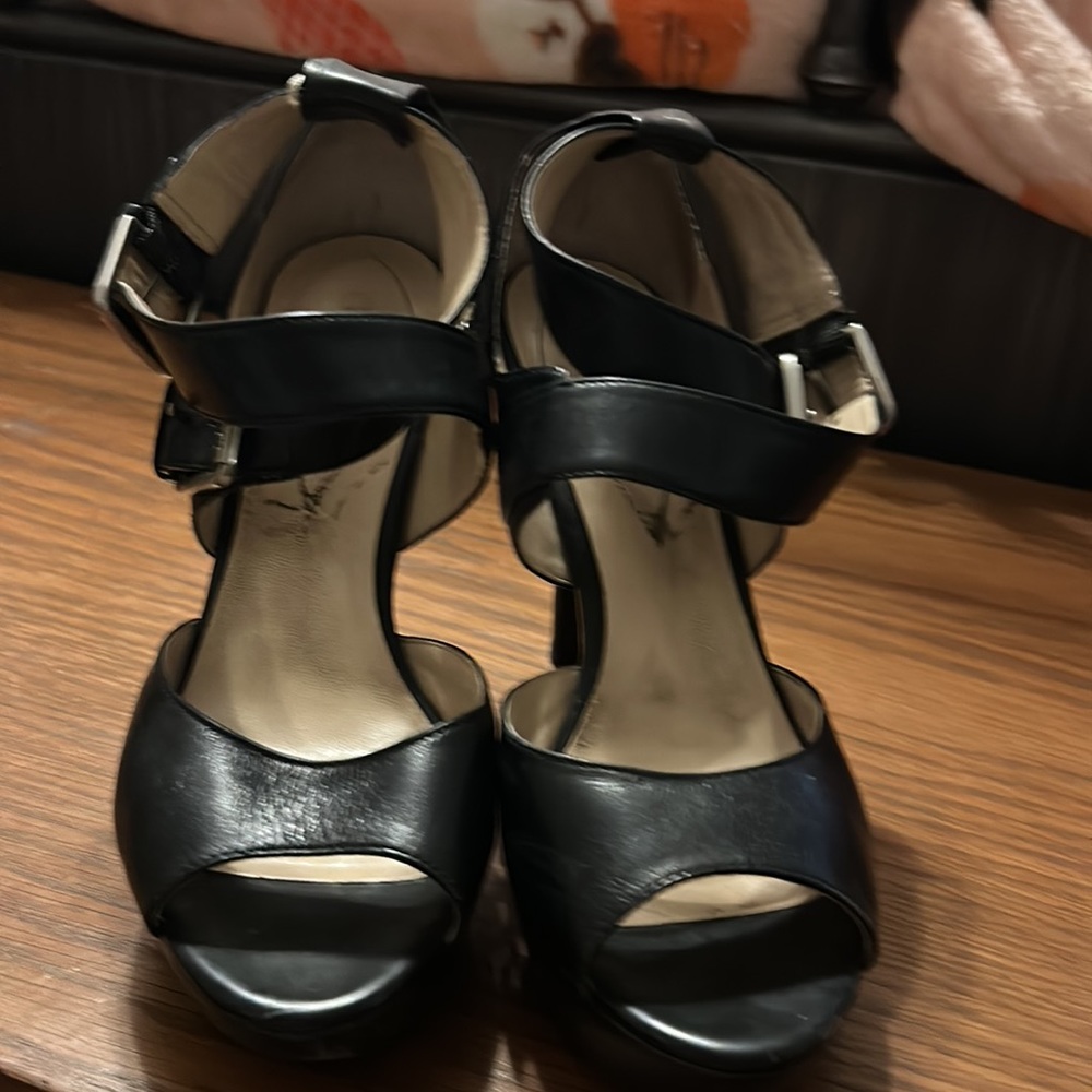 Sexy Guess size 6M platform sandal - Picture 2 of 9